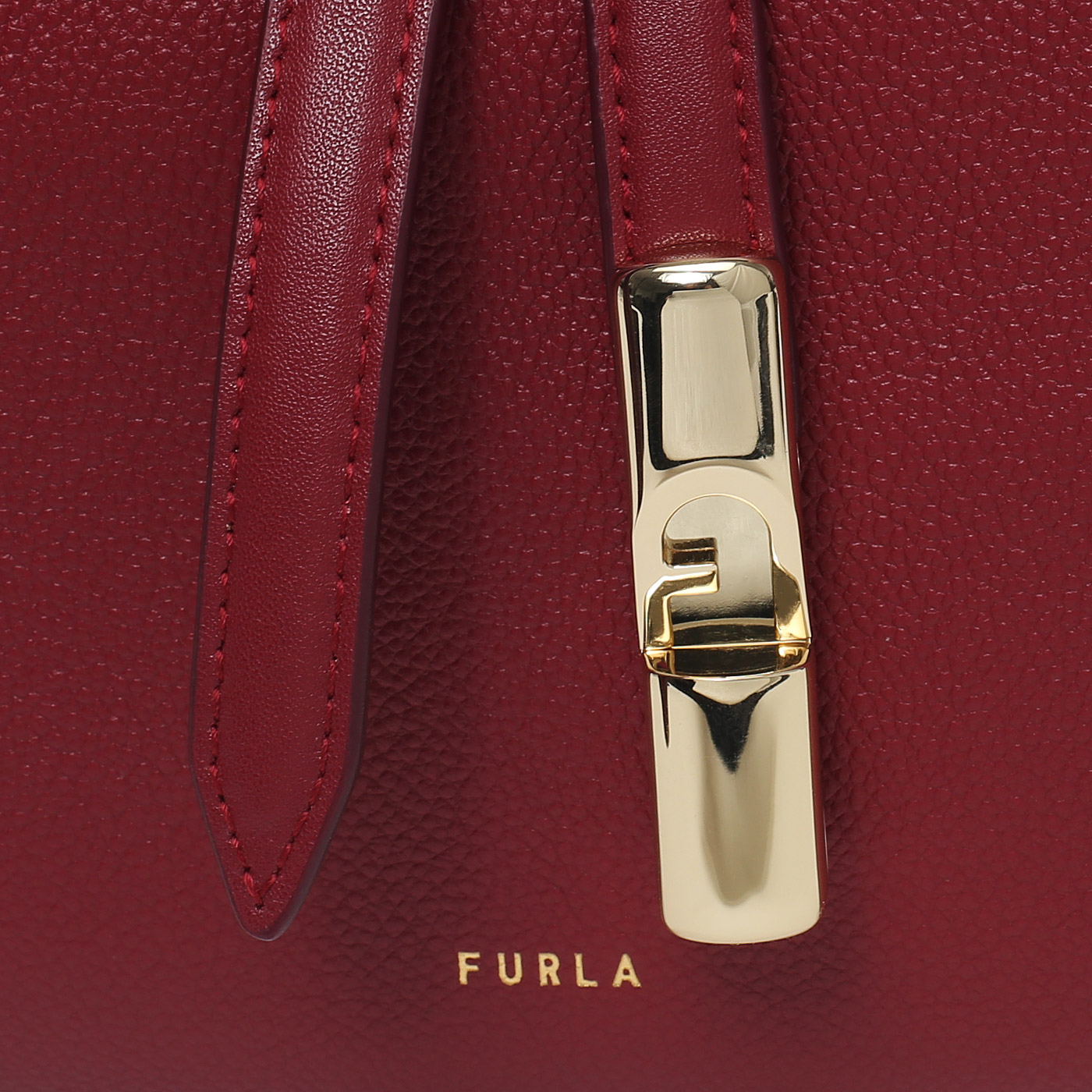 Кожаная сумка Furla Goccia