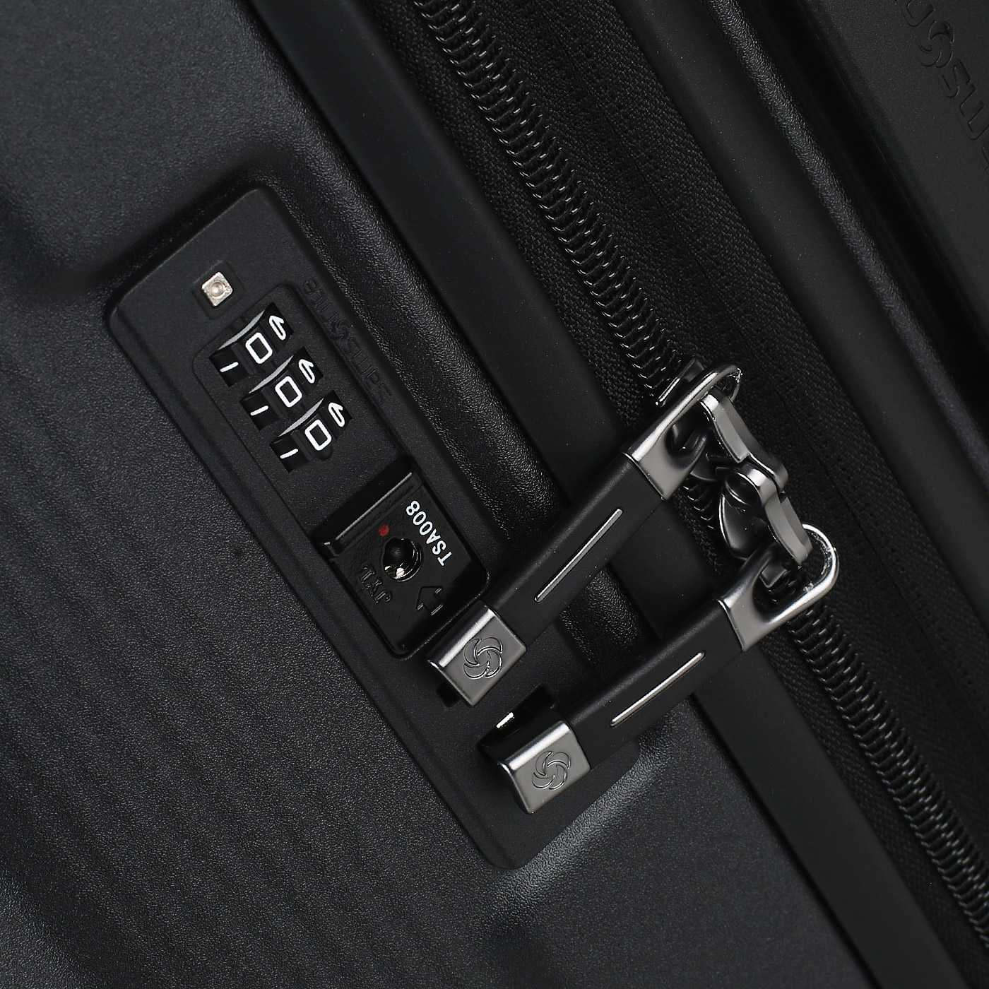 Чемодан средний M из поликарбоната Samsonite Nuon