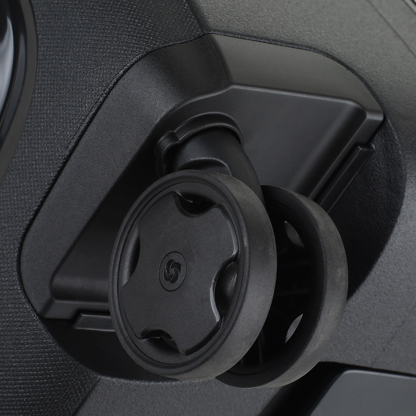 Чемодан большой L из полипропилена Samsonite Essens