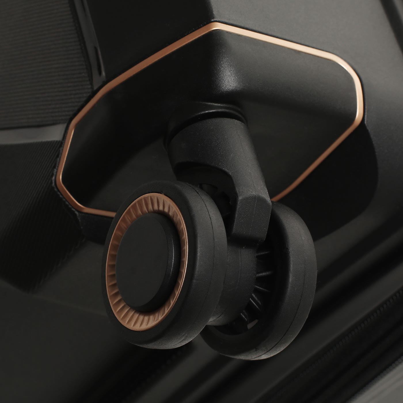 Чемодан большой L из полипропилена Eberhart Cosmo