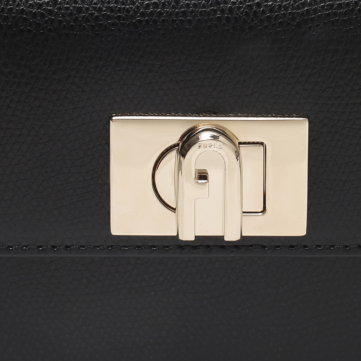 Сумка через плечо с цепочкой Furla 1927