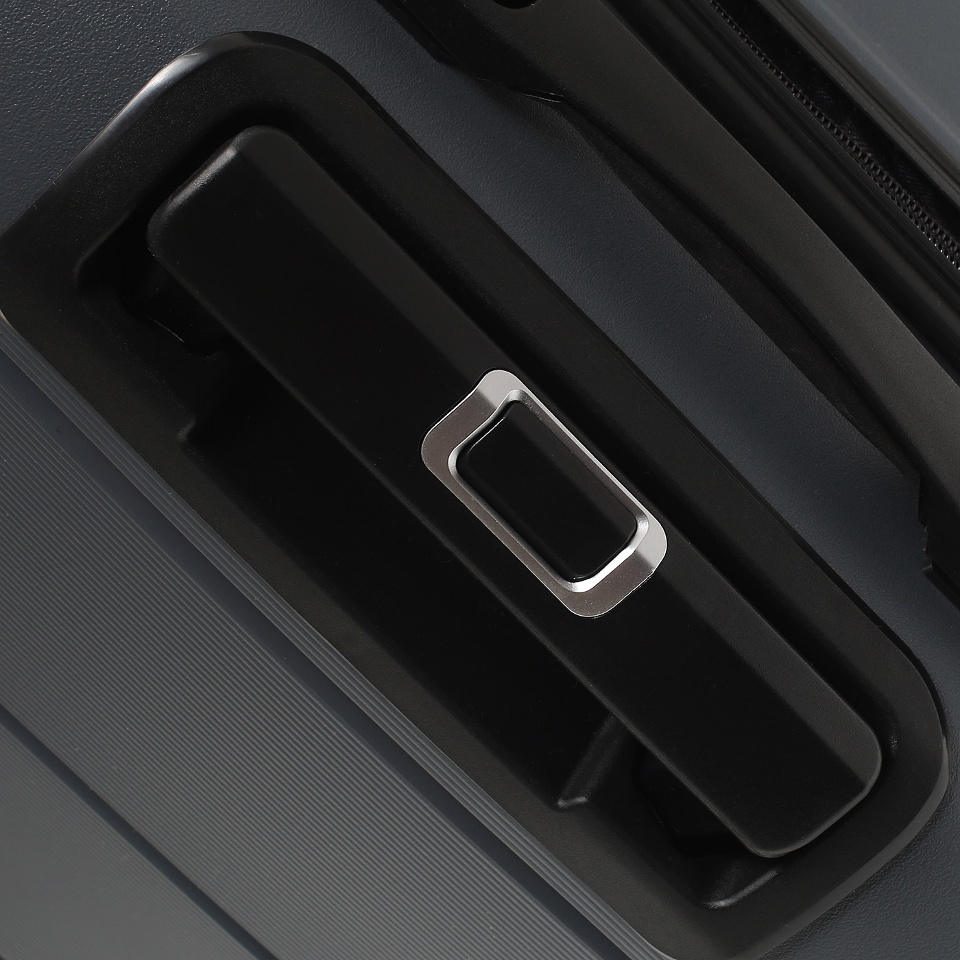 Чемодан средний M из полипропилена Sun Voyage Elite