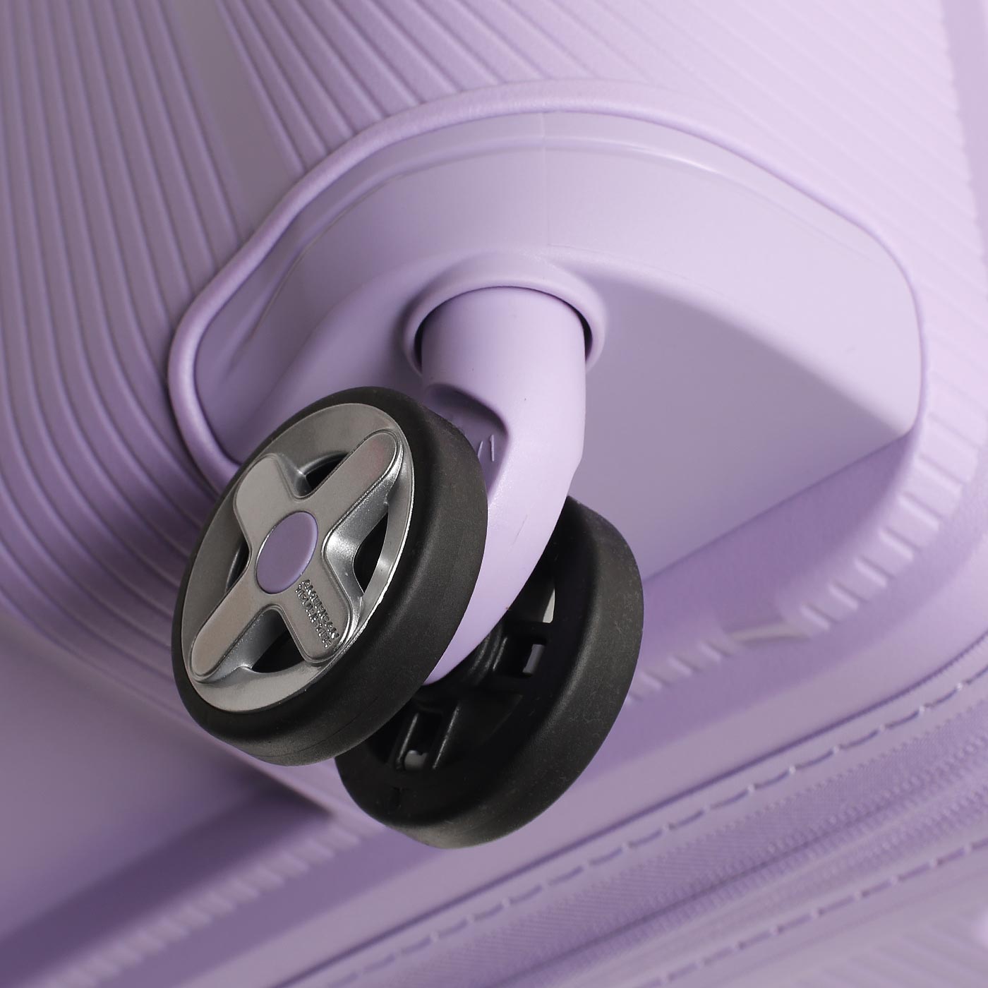 Чемодан для ручной клади из полипропилена American Tourister Starvibe