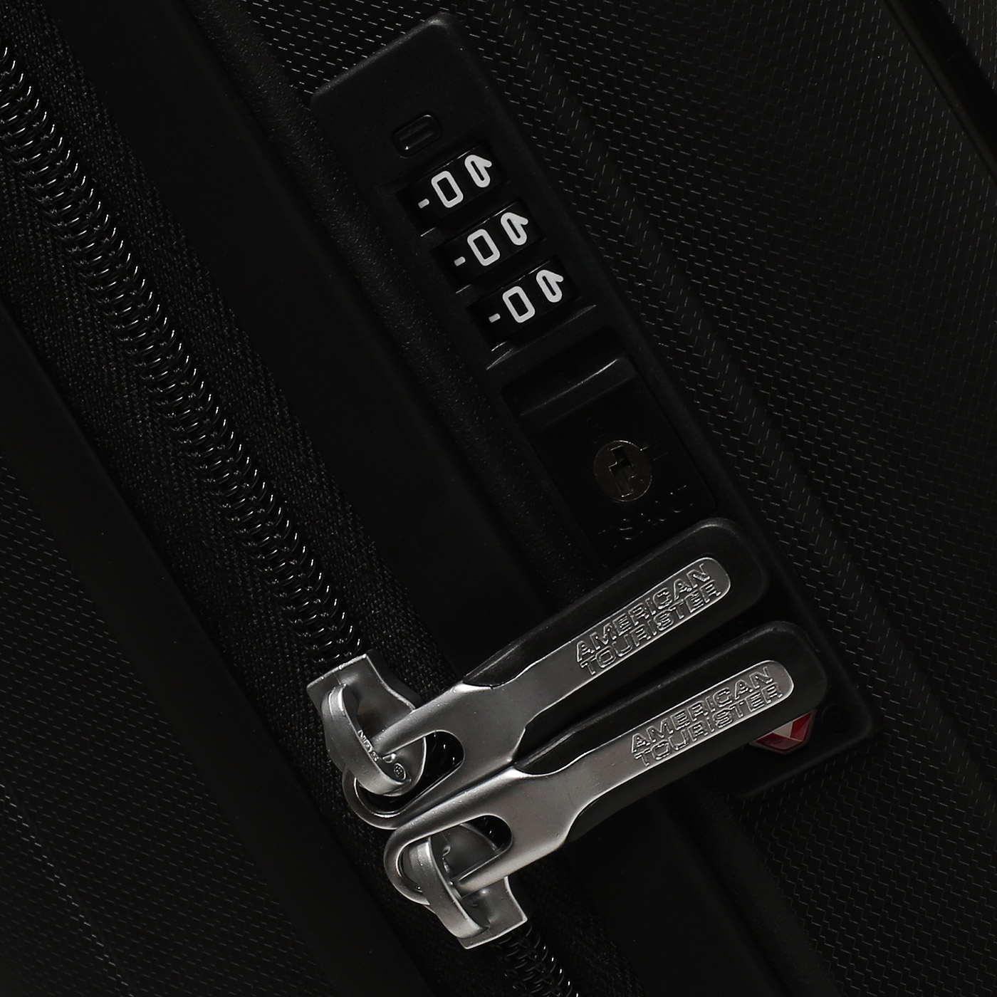 Чемодан для ручной клади из полипропилена American Tourister Rejoy