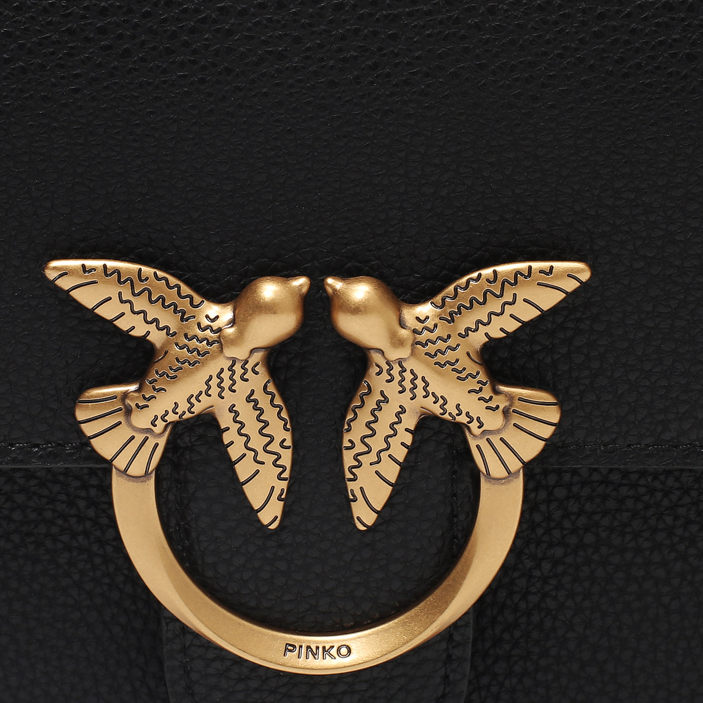 Сумка через плечо с цепочкой Pinko Love Soft