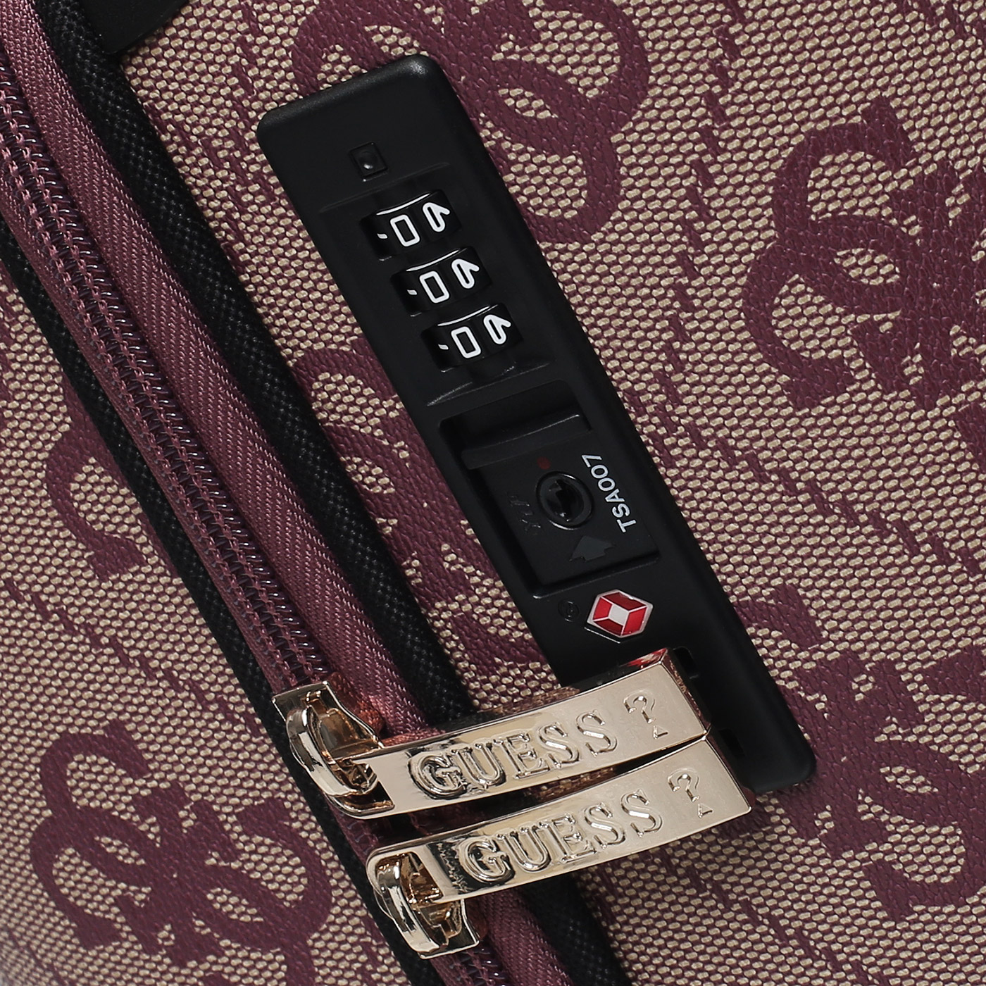 Чемодан маленький S из полиурeтана Guess Berta